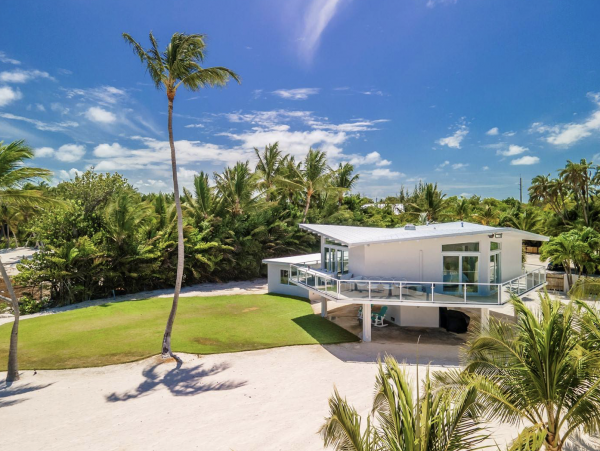 Islamorada Three Bedroom Home with Full Ocean View & Pool